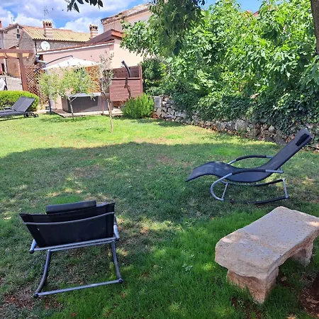 Haus Mirelia Fuer Zwei Personen Mit Garten By Interhome Holiday home Kastelir