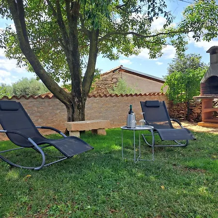 Haus Mirelia Fuer Zwei Personen Mit Garten By Interhome *