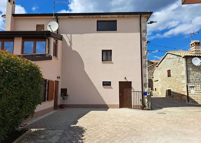 Holiday home Haus Mirelia Fuer Zwei Personen Mit Garten By Interhome Kastelir