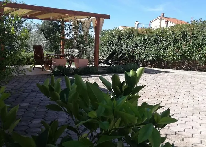 Holiday home Haus Mirelia Fuer Zwei Personen Mit Garten By Interhome Kastelir