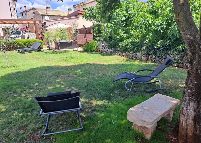 Haus Mirelia Fuer Zwei Personen Mit Garten By Interhome Holiday home Kastelir