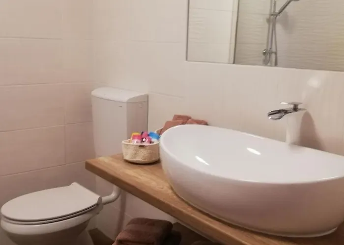 Haus Mirelia Fuer Zwei Personen Mit Garten By Interhome Holiday home